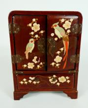 CHINESE LACQUER JEWEL BOX