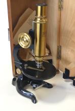 ANTIQUE MICROSCOPE WITH CASE