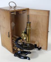 ANTIQUE MICROSCOPE WITH CASE