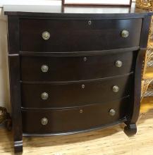 BROYHILL CHEST OF DRAWERS