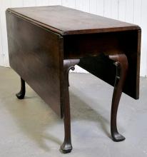 EARLY DROP-LEAF TABLE