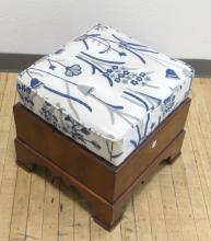 WILLIAM IV MAHOGANY FOOTSTOOL