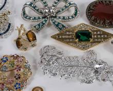 FASHION BROOCHES