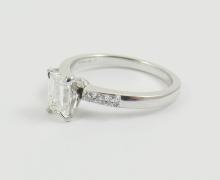 EMERALD CUT DIAMOND SOLITAIRE