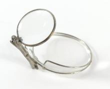 VINTAGE MAGNIFIER