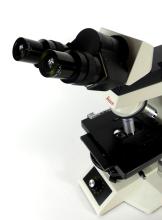 LEICA MICROSCOPE