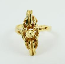 LADIES' GOLD RING