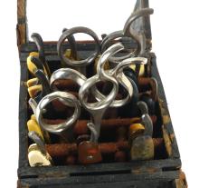 SET OF BARBER UTENSILS