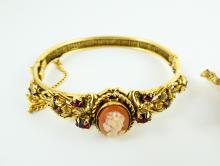 GOLD/GOLD-TONE JEWELLERY