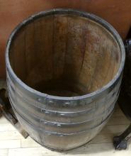 OAK BARREL WITH LID