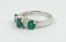 EMERALD & DIAMOND RING