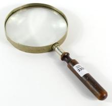 LARGE MAGNIFYING GLASS