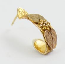 SINGLE GOLD EARRING