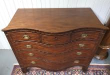 GEORGIAN CHEST OF DRAWERS