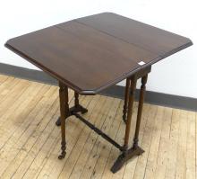 ANTIQUE DROP-LEAF TABLE