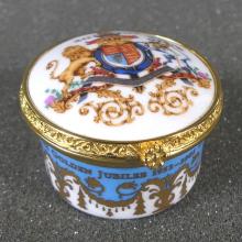QUEEN ELIZABETH II GOLDEN JUBILEE BOX