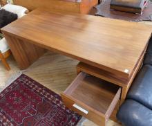 MODERN DESK