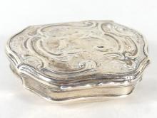 ENGLISH GEORGIAN SILVER SNUFF BOX