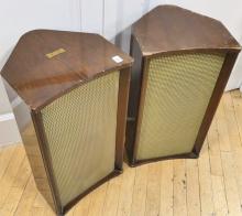 PAIR RETRO STEREO SPEAKERS