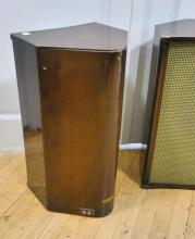 PAIR RETRO STEREO SPEAKERS