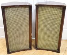 PAIR RETRO STEREO SPEAKERS