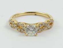 LADIES' DESIGNER DIAMOND RING