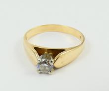 LADIES' DIAMOND RING