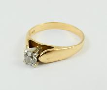 LADIES' DIAMOND RING