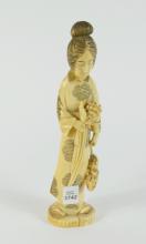 ANTIQUE CHINESE IVORY FIGURE