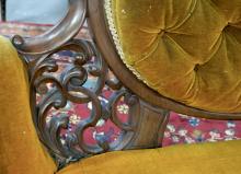 VICTORIAN SETTEE