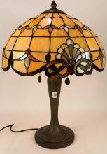 TIFFANY STYLE TABLE LAMP