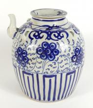 CHINESE PORCELAIN WINE POT