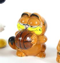 WALT DISNEY & GARFIELD FIGURINES