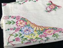 ASSORTED VINTAGE LINENS