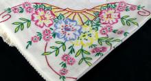 ASSORTED VINTAGE LINENS