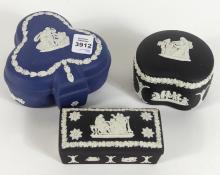 3 LIDDED WEDGWOOD BOXES