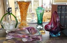 FIVE PIECES OF ART GLASS