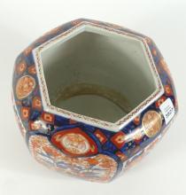 IMPRESSIVE IMARI PORCELAIN JARDINIERE