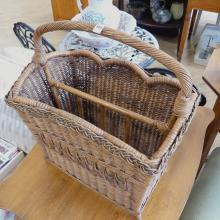 WICKER MAGAZINE RACK