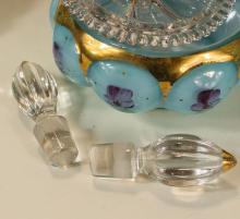 FIVE PIECES OF FENTON GLASS