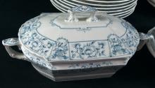 25 PIECES 19TH CENTURY ENGLISH BLUE & WHITE PORCELAIN