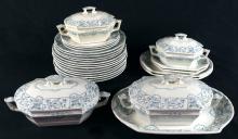 25 PIECES 19TH CENTURY ENGLISH BLUE & WHITE PORCELAIN