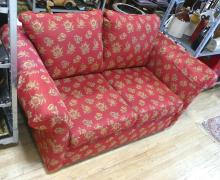 DECORATOR LOVESEAT