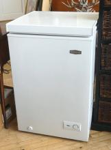 APARTMENT SIZE FREEZER