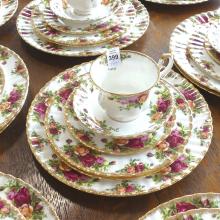 ROYAL ALBERT "OLD COUNTRY ROSES" DINNERWARE