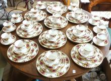 ROYAL ALBERT "OLD COUNTRY ROSES" DINNERWARE