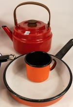 VINTAGE ENAMELWARE