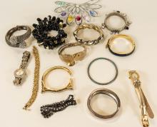 ASSORTED FASHION JEWELLERY