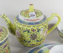 CHINESE PORCELAIN TEA SET