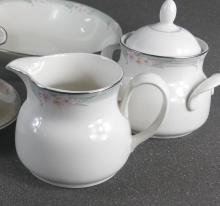 ROYAL DOULTON DINNERWARE